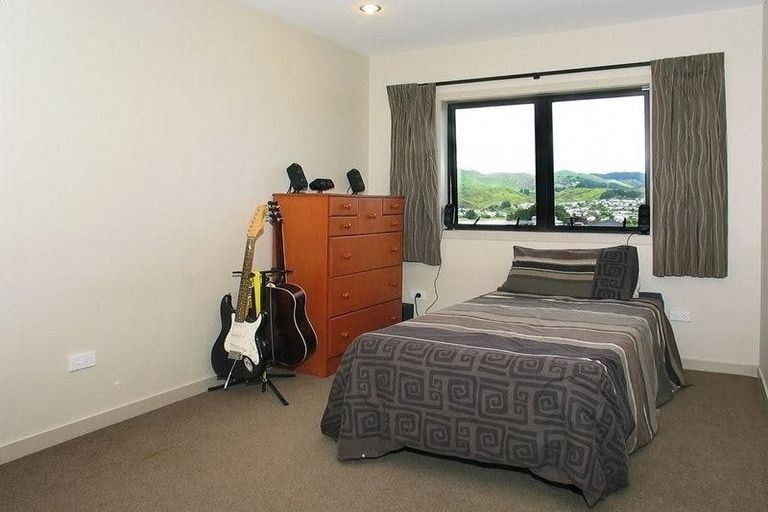 Photo of property in 77 Aotea Drive, Aotea, Porirua, 5024
