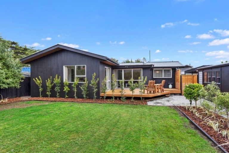 Photo of property in 4 Swindells Road, Waikuku Beach, 7473