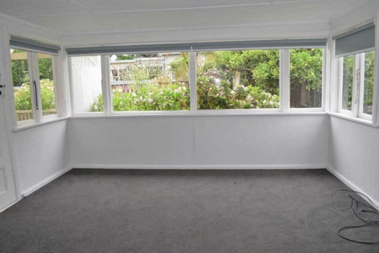 Photo of property in 77 Kirk Street, Otaki, 5512
