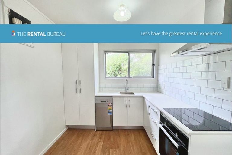 Photo of property in 19 Morriggia Place, Bayview, Auckland, 0629