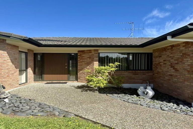 Photo of property in 5 Pittville Place, Henderson, Auckland, 0612