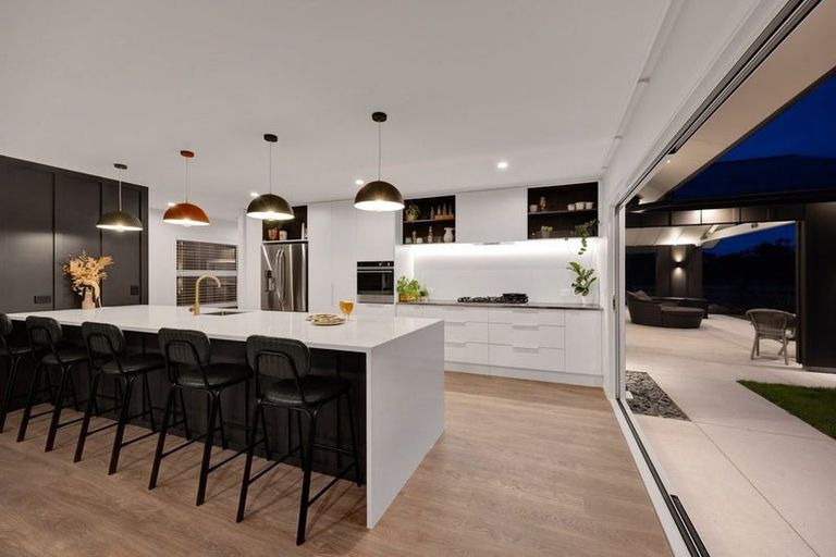 Photo of property in 423 Cardiff Road, Pembroke, Stratford, 4391