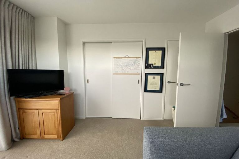 Photo of property in 3/128 Onewa Road, Northcote, Auckland, 0627