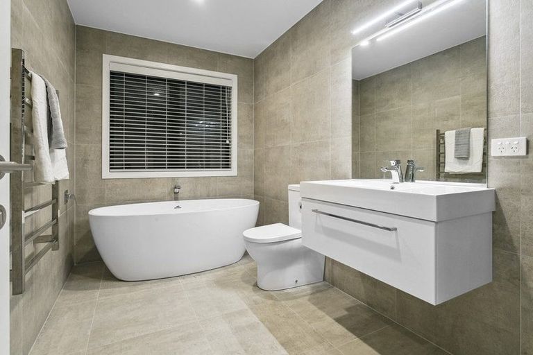 Photo of property in 6 Tai Crescent, Hobsonville, Auckland, 0616