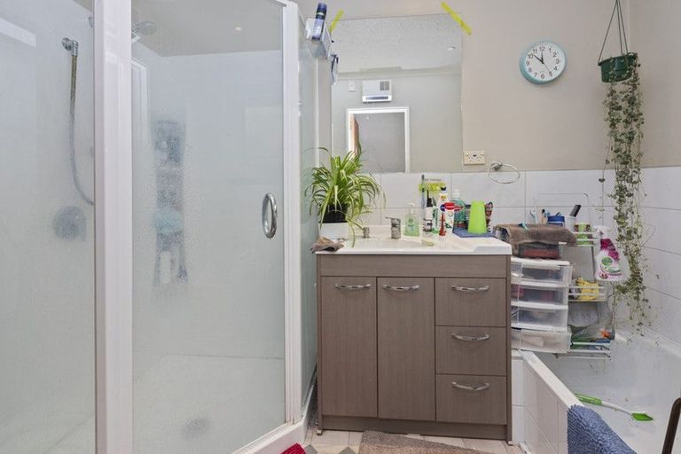 Photo of property in 33b Waimairi Road, Upper Riccarton, Christchurch, 8041