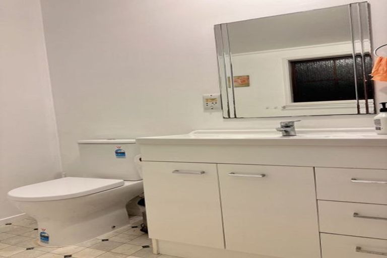 Photo of property in 8b Duggan Place, Johnsonville, Wellington, 6037