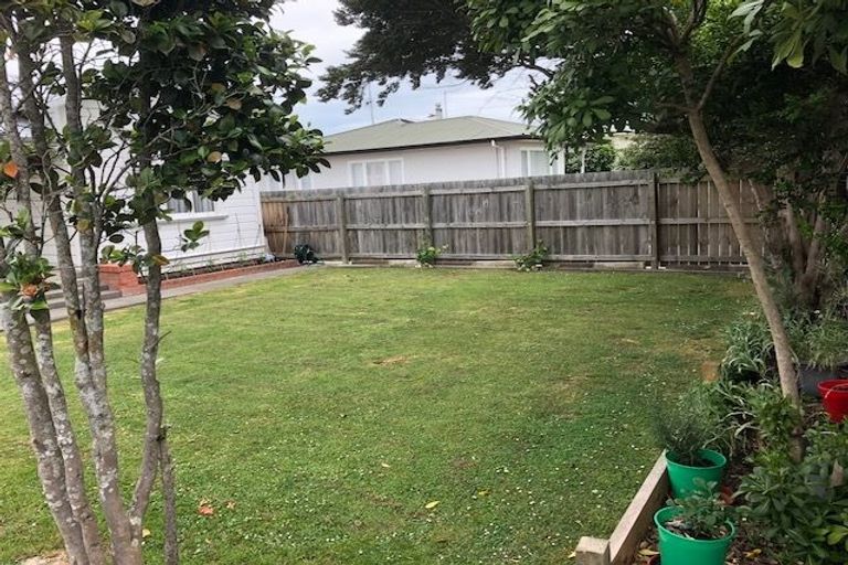 Photo of property in 404 Lascelles Street, Saint Leonards, Hastings, 4120