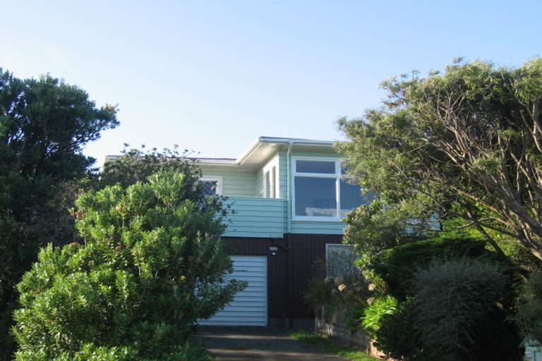 Photo of property in 27 Taupo Crescent, Plimmerton, Porirua, 5026