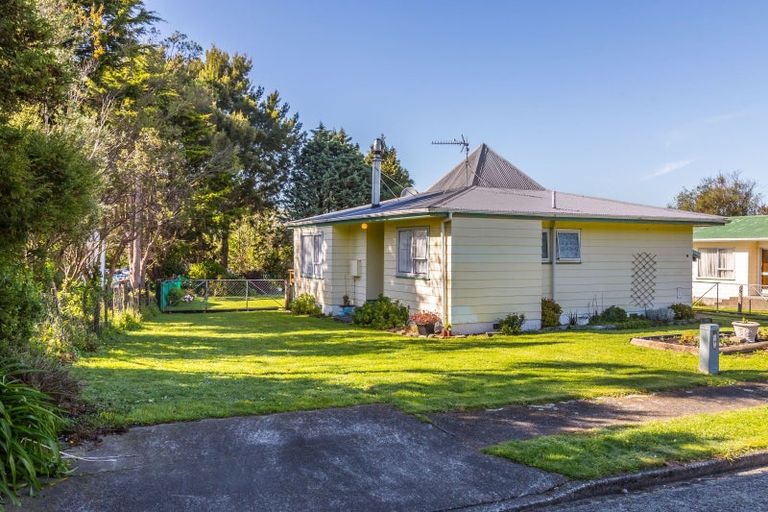 Photo of property in 28 Churchill Crescent, Featherston, 5710