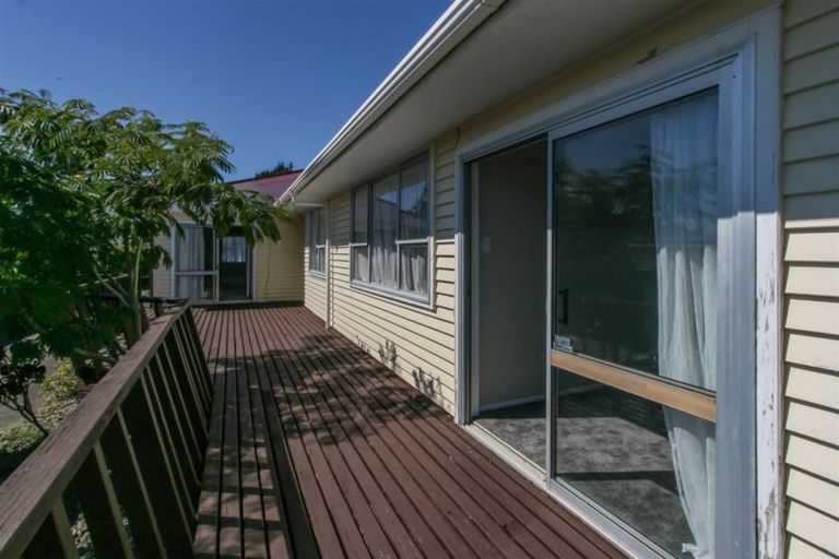 Photo of property in 14 Nikau Street, Inglewood, 4330