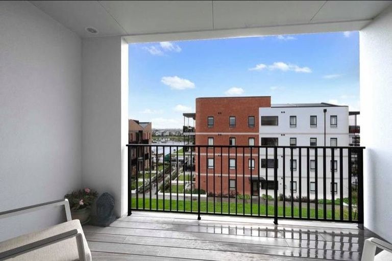 Photo of property in 216/81 Mapou Road, Hobsonville, Auckland, 0616