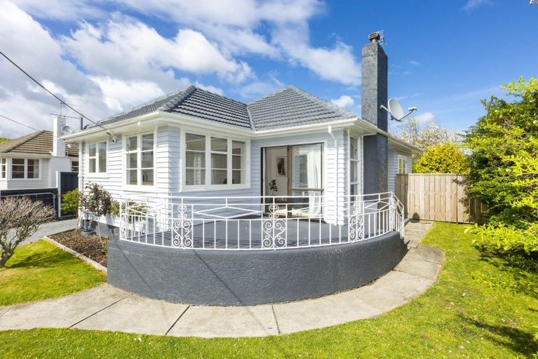 Photo of property in 16 Thackeray Street, Trentham, Upper Hutt, 5018