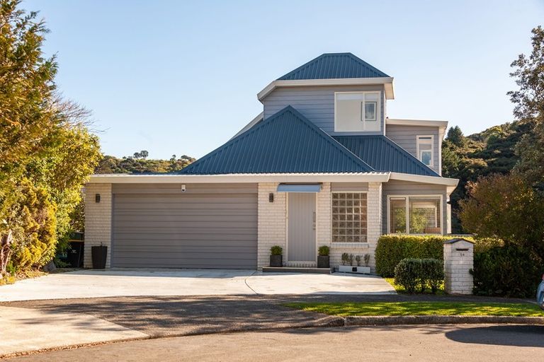 Photo of property in 24 Observatory Close, Whitby, Porirua, 5024