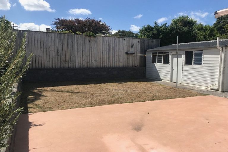 Photo of property in 71 Cameron Street, Onehunga, Auckland, 1061