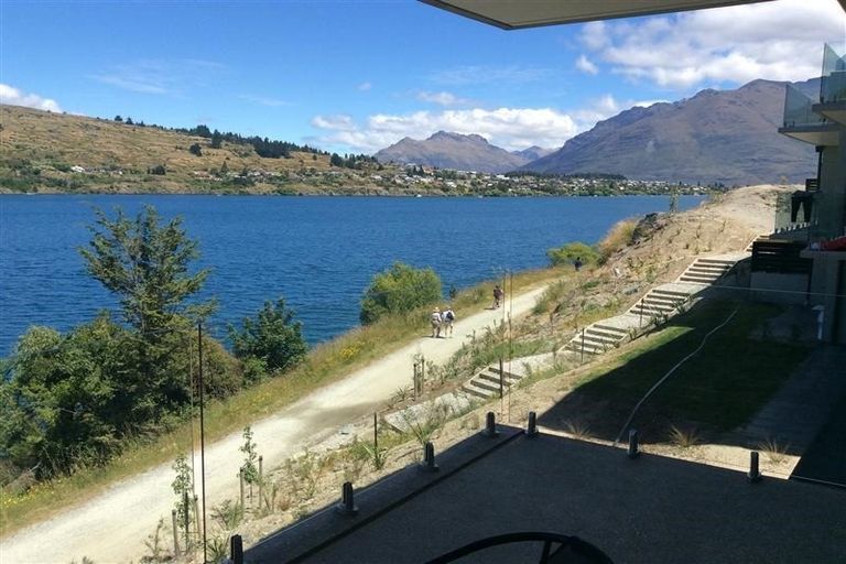 Photo of property in La Residence Du Lac, 26/527 Frankton Road, Queenstown, 9300