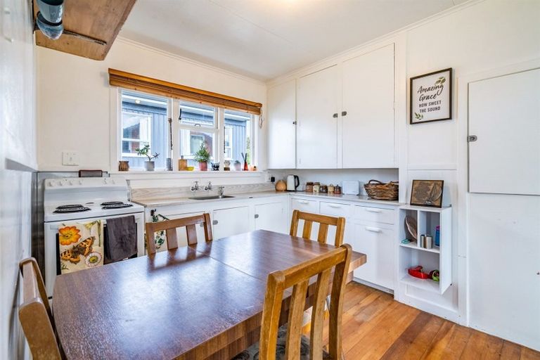 Photo of property in 246f Marine Parade, Bluff, 9814