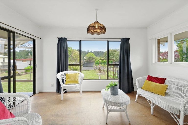 Photo of property in 699 Swanson Road, Swanson, Auckland, 0612