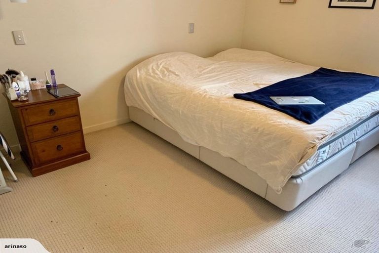 Photo of property in Montreaux Apartments, 1g/164 The Terrace, Wellington Central, Wellington, 6011