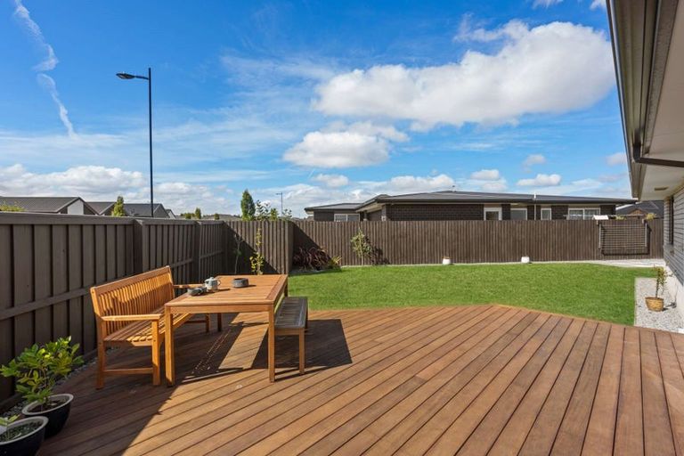 Photo of property in 16 Luxembourg Crescent, Halswell, Christchurch, 8025