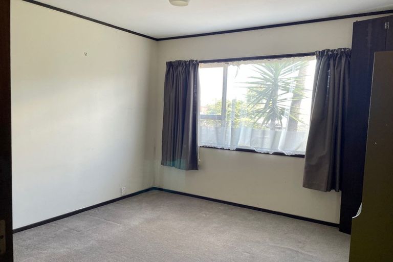 Photo of property in 14 Sheralee Place, Bucklands Beach, Auckland, 2014