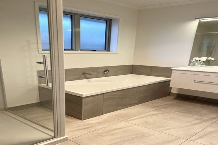 Photo of property in 8 Benmore Place, Poraiti, Napier, 4112