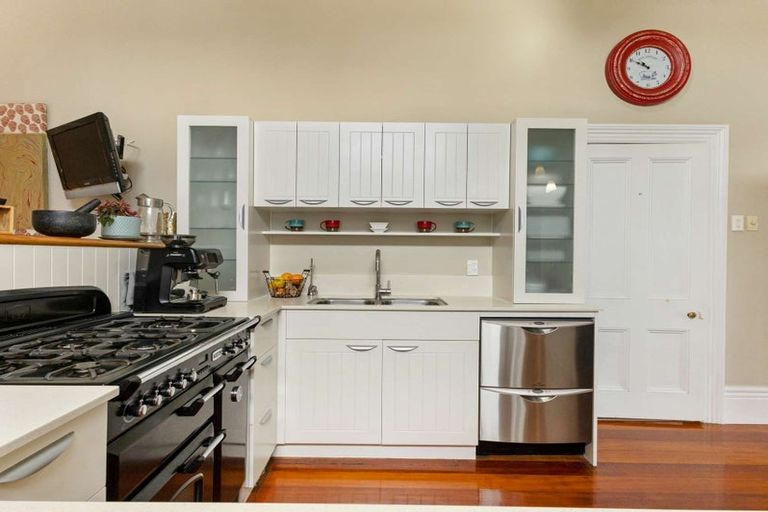 Photo of property in 44 Te Mata Road, Havelock North, 4130