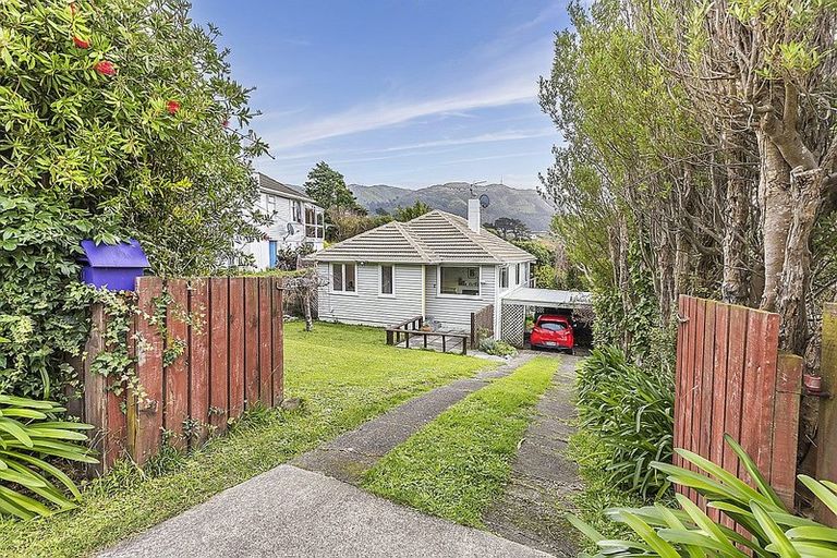 Photo of property in 61 Bell Street, Tawa, Wellington, 5028
