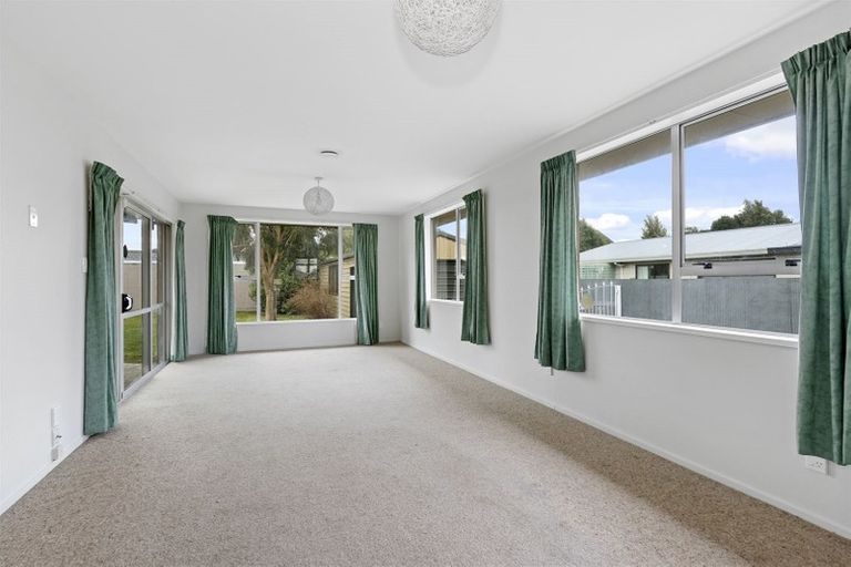 Photo of property in 52 Woodend Road, Woodend, 7610