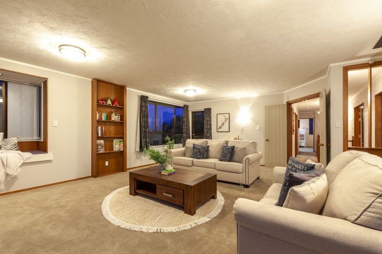 Photo of property in 10 Nuhaka Place, Paraparaumu Beach, Paraparaumu, 5032