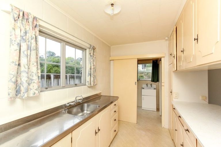 Photo of property in 17 Ambury Place, Merrilands, New Plymouth, 4312