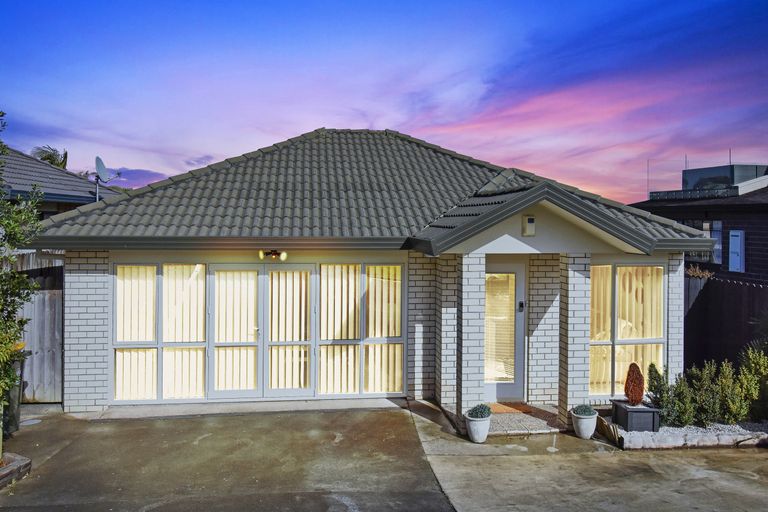 Photo of property in 8 Wairere Road, The Gardens, Auckland, 2105