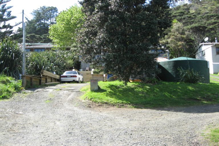 Photo of property in 202 Bethells Road, Te Henga / Bethells Beach, Bethells Beach, 0781