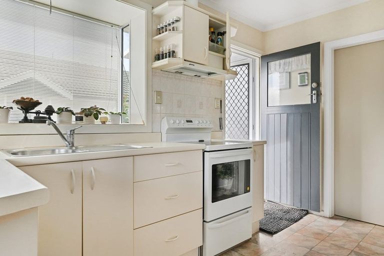 Photo of property in 17 Fern Drive, Halswell, Christchurch, 8025