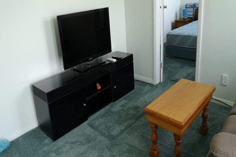 Photo of property in 139 The Ridgeway, Mornington, Wellington, 6021