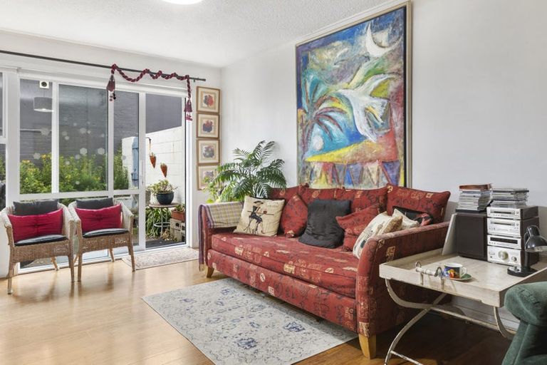 Photo of property in 111 Coutts Street, Kilbirnie, Wellington, 6022