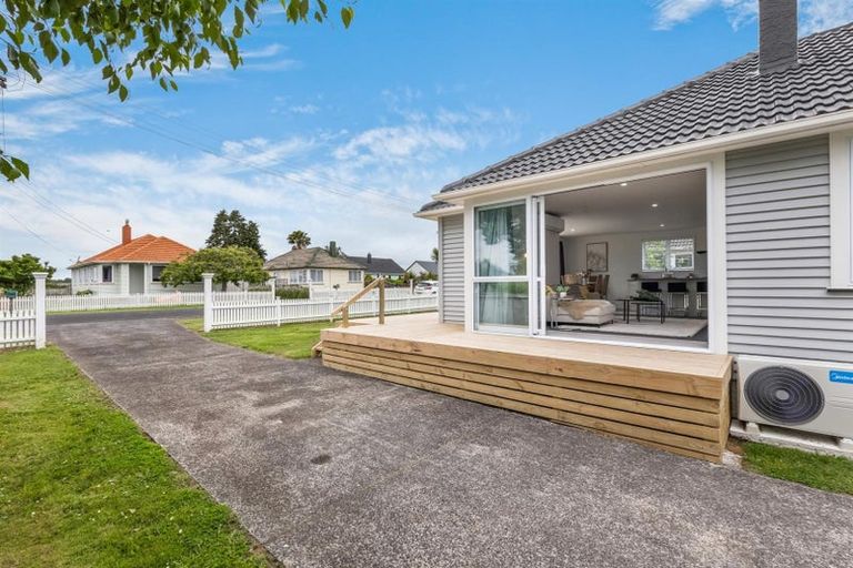 Photo of property in 18 Village Way, Ardmore, Papakura, 2582