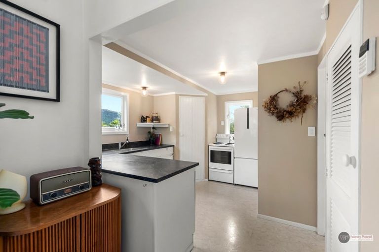 Photo of property in 166 Seddon Street, Naenae, Lower Hutt, 5011