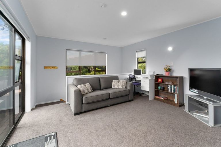 Photo of property in 10 Latitude Close, Whitby, Porirua, 5024