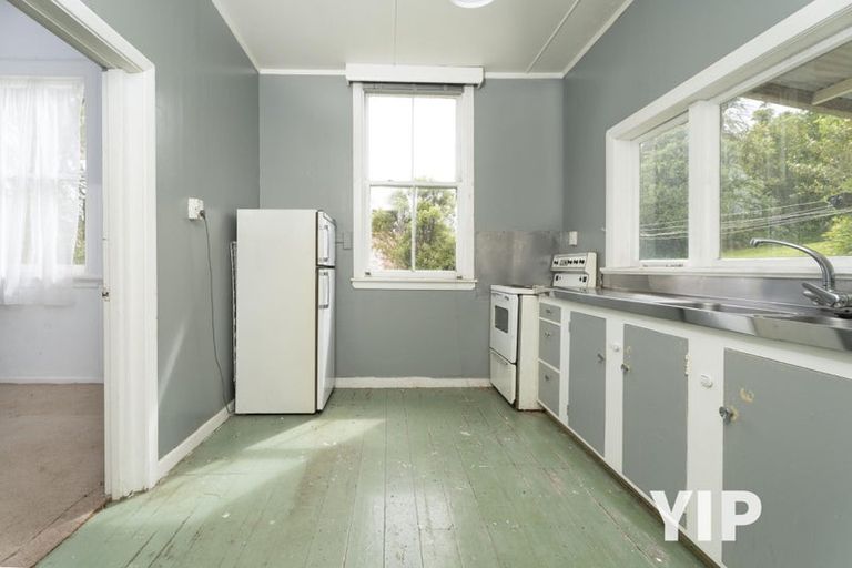 Photo of property in 190 Newlands Road, Newlands, Wellington, 6037