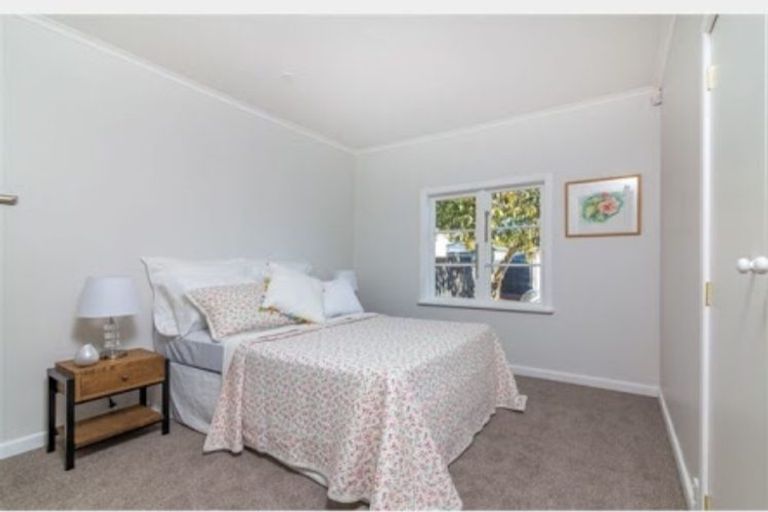 Photo of property in 33 Titirangi Road, New Lynn, Auckland, 0600