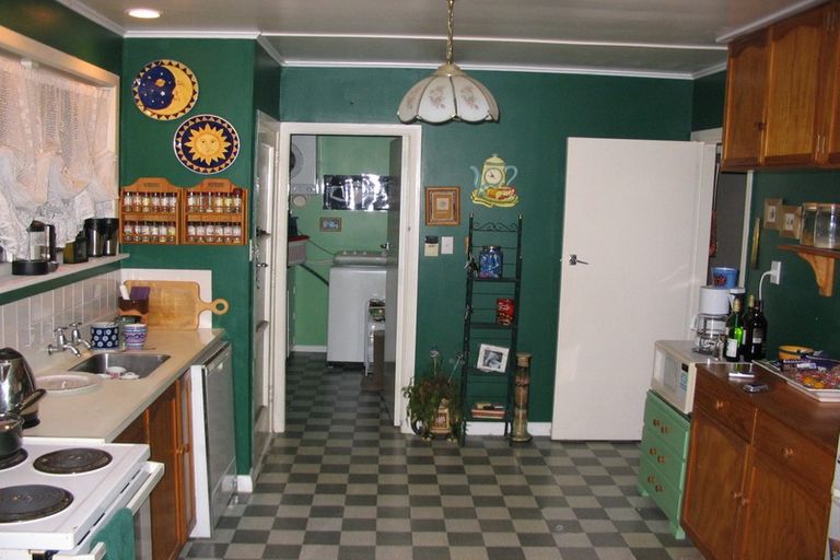 Photo of property in 26 Holmes Grove, Naenae, Lower Hutt, 5011