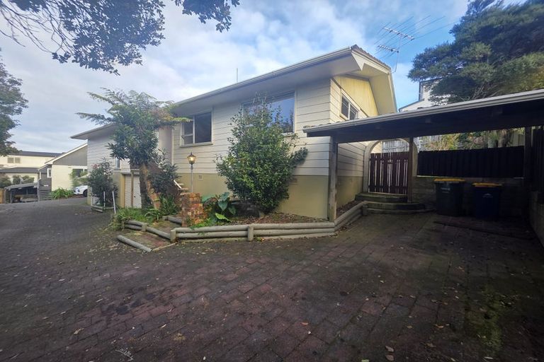 Photo of property in 2/56 Lavery Place, Sunnynook, Auckland, 0632