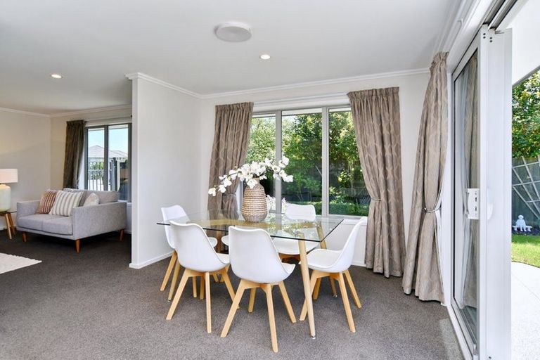 Photo of property in 4 Hurst Place, Parklands, Christchurch, 8083