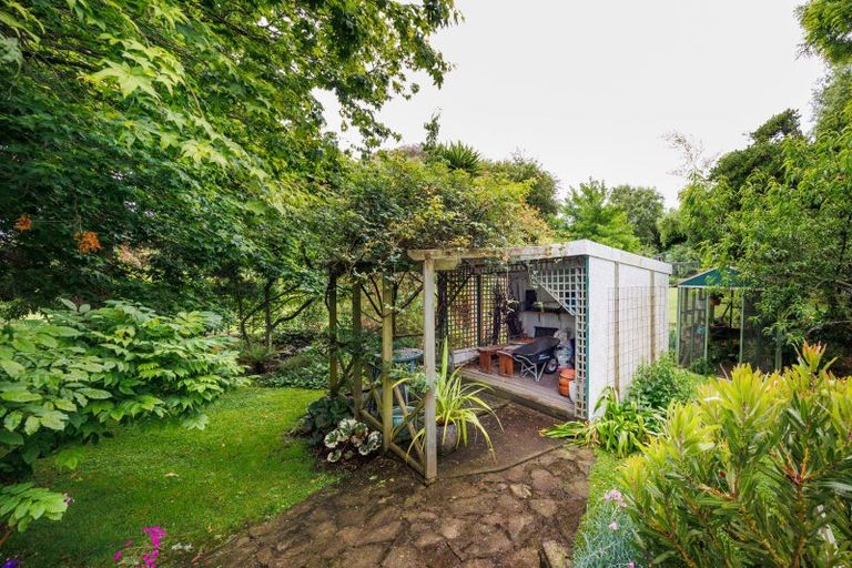 Photo of property in 329 Makirikiri Road, Crofton, Marton, 4787