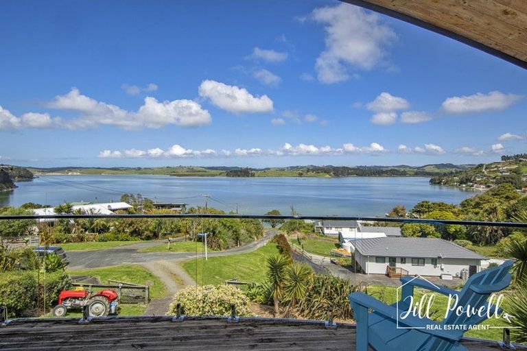 Photo of property in 36 Kilbraugh Street, Whakapirau, Maungaturoto, 0583