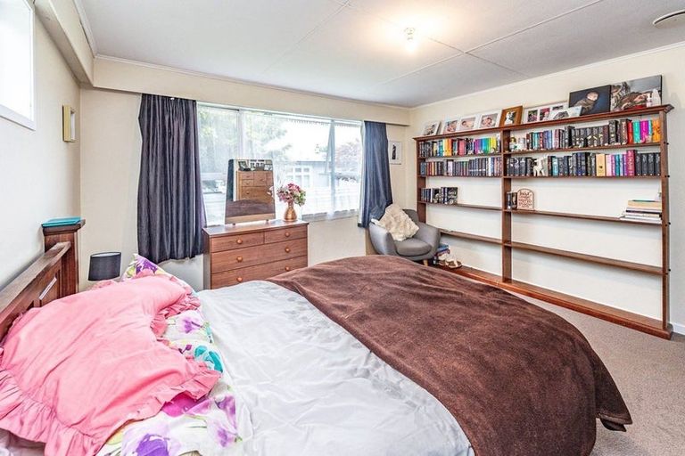 Photo of property in 40 Brassey Street, Waverley, 4510