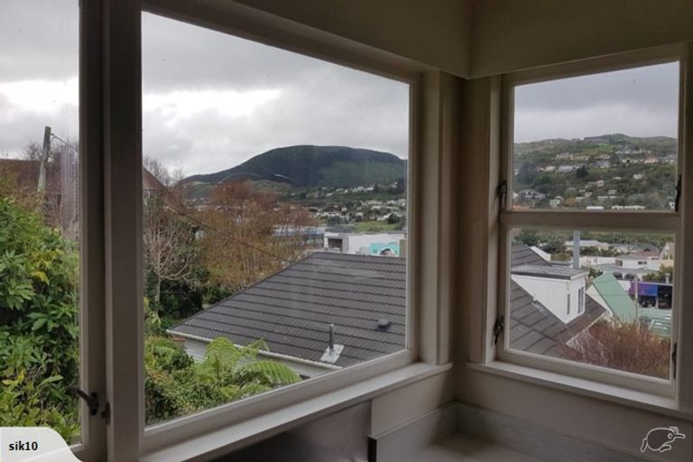 Photo of property in 9a Rewa Terrace, Tawa, Wellington, 5028