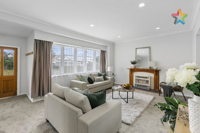 Photo of property in 15 Godley Street, Waterloo, Lower Hutt, 5011