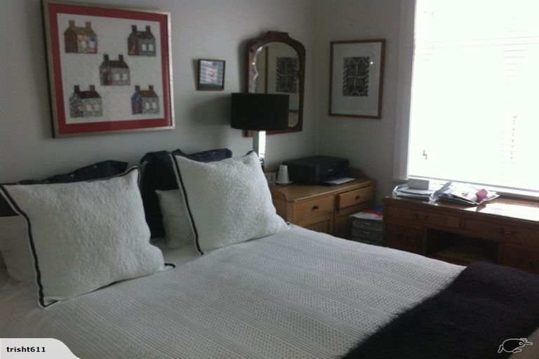 Photo of property in 9 Herald Terrace, Berhampore, Wellington, 6023