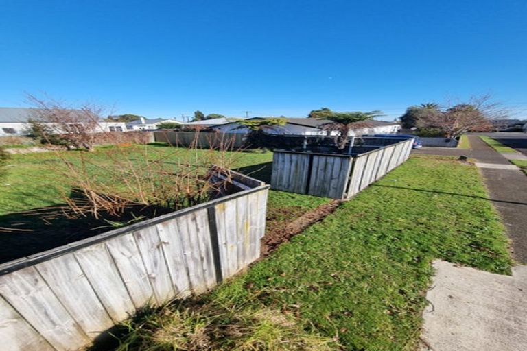 Photo of property in 2 Martin Harvey Street, Levin, 5510